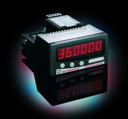 Bild: Intelligente digitale Präzisionsanzeige für den Schalttafel-Einbau