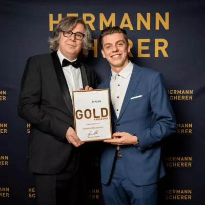 Sebastian Steinscherer beeindruckt als Bitcoin und Energieexperte auf internationalem Speaker Slam Bild: Sebastian Steinscherer beeindruckt als Bitcoin und Energieexperte auf internationalem Speaker Slam