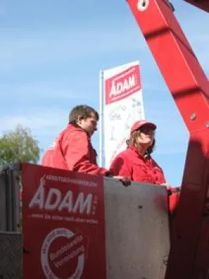 Bild: Girls Day: Arbeitsbühnen- & Staplervermieter Adam aus dem Rhein-Main-Gebiet lässt hinter die Kulissen blicken