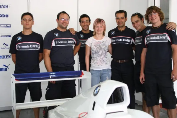 Bild: Jackie Weiss hat Fragen an Jörg Müller beim FBMW Scholarship in Valencia