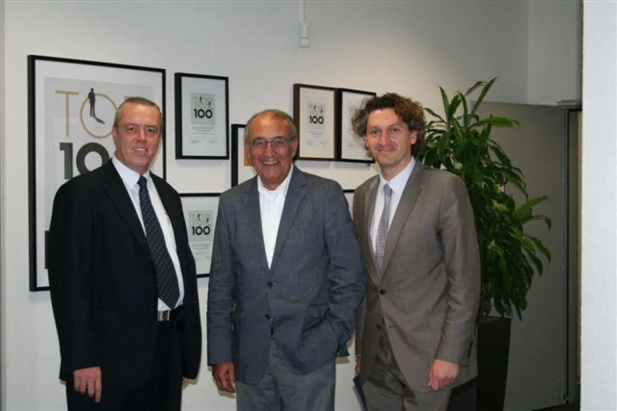 Uwe Krummenoehler, CEO der AVL ETS GmbH empfängt Bürgermeister Napp