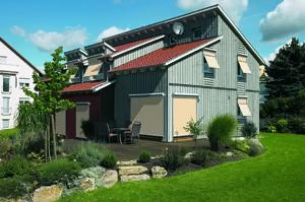 Bild: Bedenkenlos die Sonne genießen – edle Optik und Gartenspaß mit Markisen