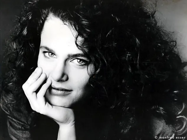 Bild: Eine einzigartige Künstlerin auf einer einzigartigen Insel