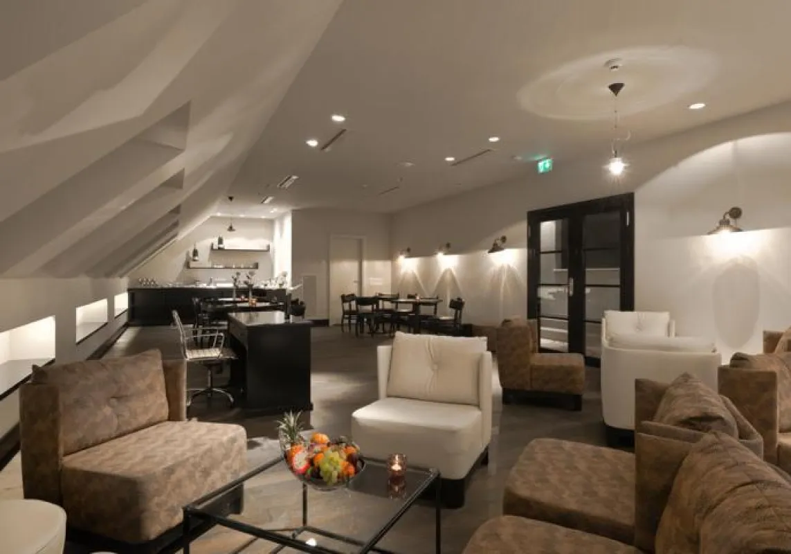 Executive Lounge