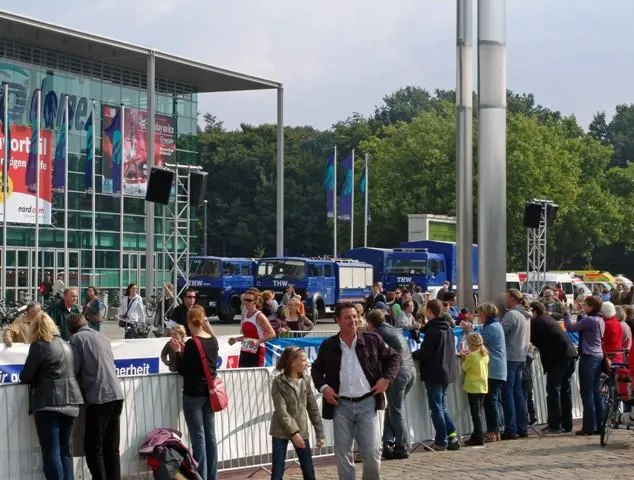 THW unterstützt mit 210 ehrenamtlichen Einsatzkräften den swb-Marathon in Bremen Bild: THW unterstützt mit 210 ehrenamtlichen Einsatzkräften den swb-Marathon in Bremen