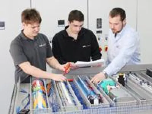 Führende Elektrotechnik aus Cham: Regionalmarketing zeichnet Kappenberger+Braun als Unternehmen des Monats aus Bild: Führende Elektrotechnik aus Cham: Regionalmarketing zeichnet Kappenberger+Braun als Unternehmen des Monats aus