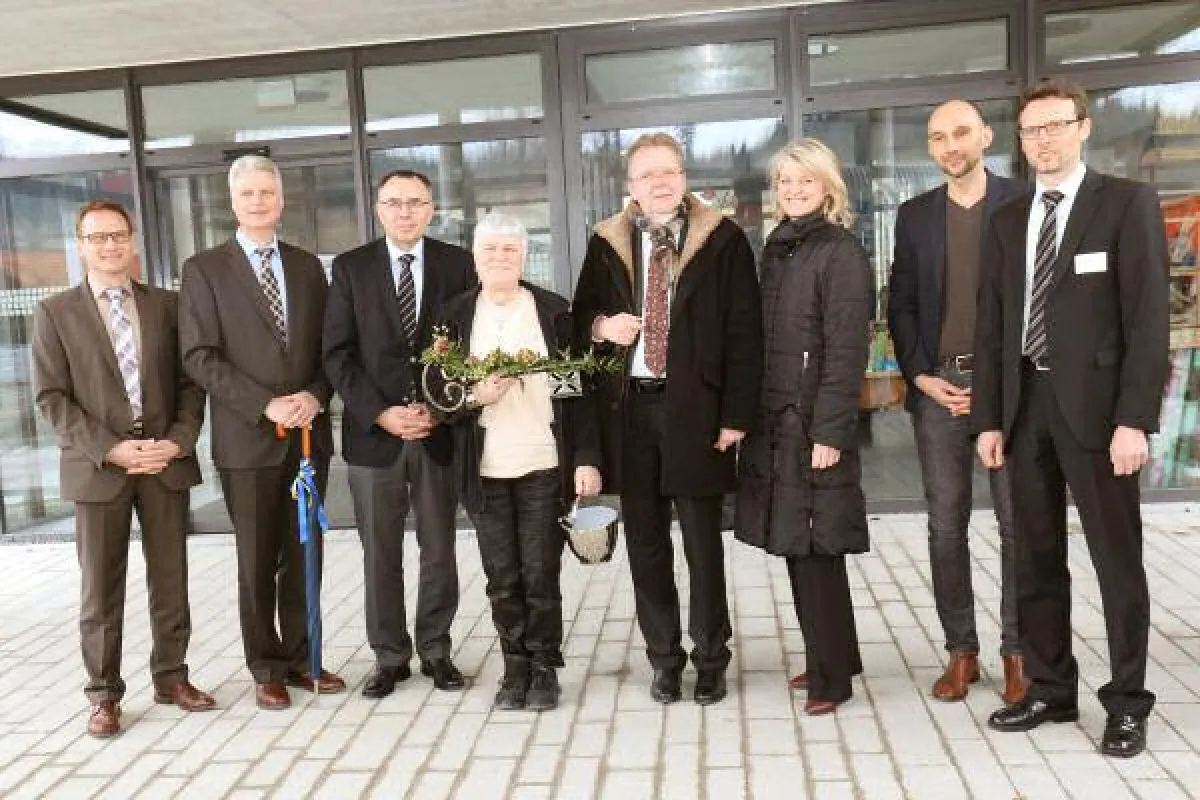 Zahlreiche Gäste feierten die Einweihung des Förder- und Betreuungsbereichs in Rosenharz