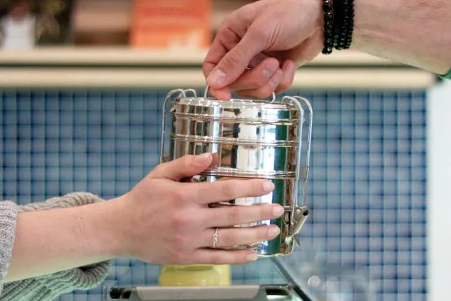 Bild: Viel Geschmack mit wenig Verpackung - Erfolgreiches Crowdfunding ermöglicht das Tiffin Projekt