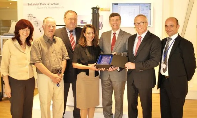 Bild: Vor 25 Jahren: DQS stellt erstes ISO 9001-Zertifikat in Deutschland an Hottinger Baldwin Messtechnik GmbH aus