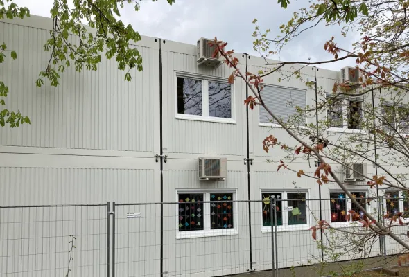 Kindergarten- und Schulcontainern zur Einhaltung aktueller Hygienekonzepte im öffentlichen Raum Bild: Kindergarten- und Schulcontainern zur Einhaltung aktueller Hygienekonzepte im öffentlichen Raum