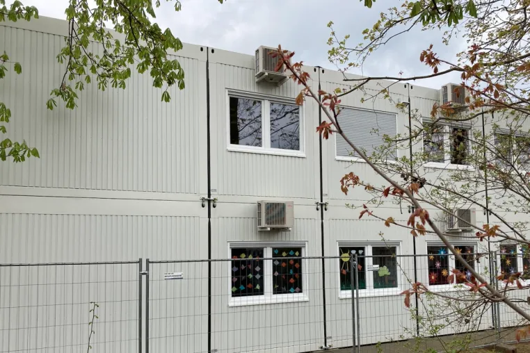 Bild: Kindergarten- und Schulcontainern zur Einhaltung aktueller Hygienekonzepte im öffentlichen Raum