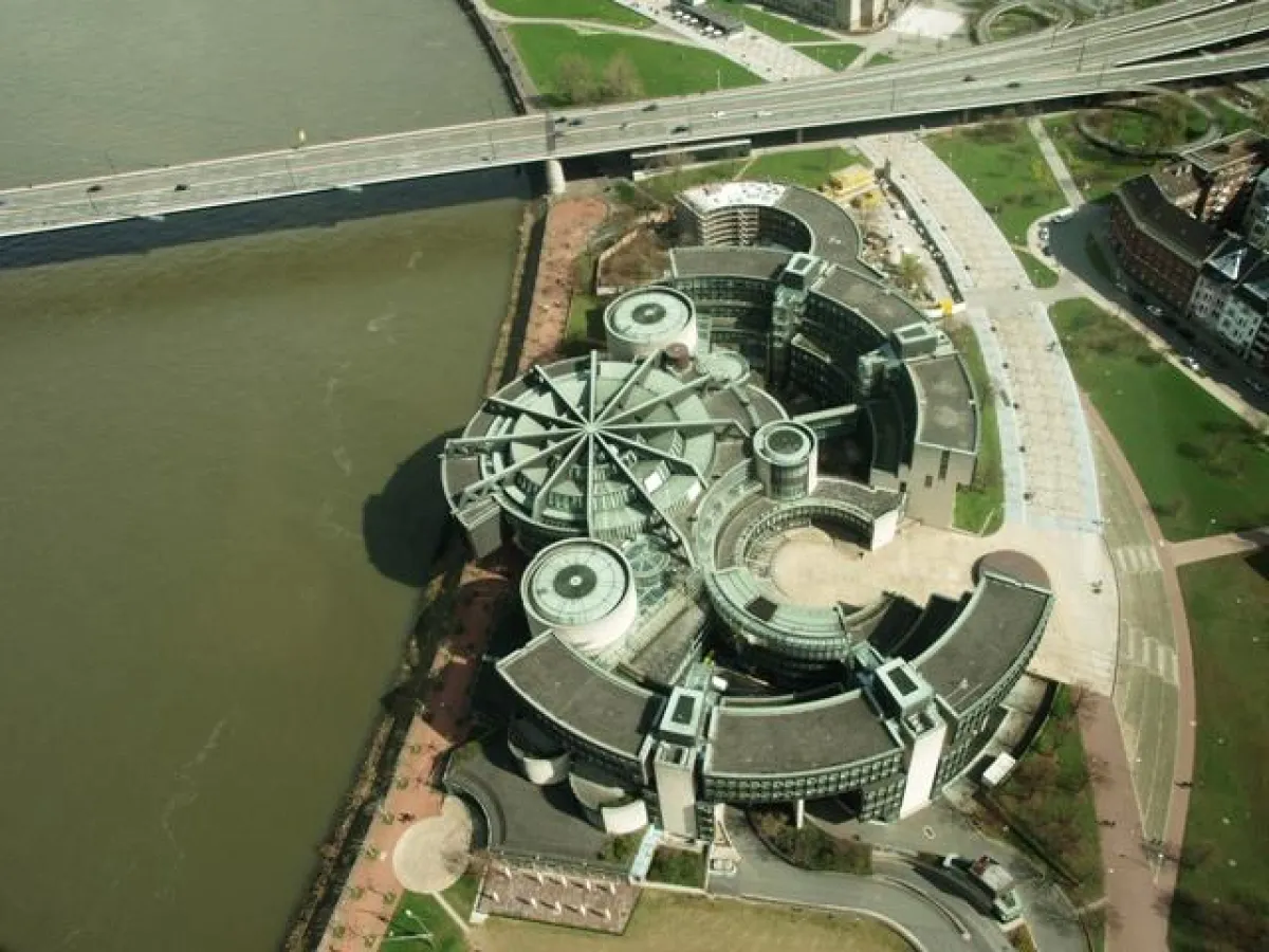 Ehrgeiziges Ziel: NRW Landtag. Interviews mit 4 Direktkandidaten der großen Parteien.