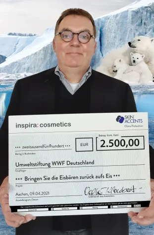 Bild: inspira: cosmetics überweist 2500 Euro an WWF