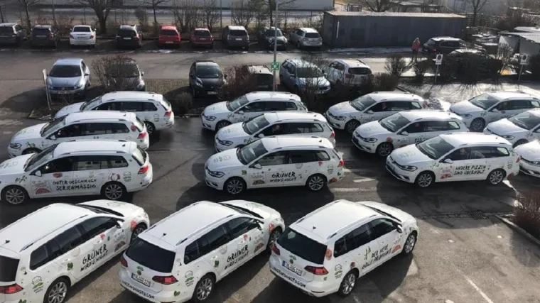 Bild: Gustavo Gusto: Mit Markenbotschaft auf gebrandeten Dienstfahrzeugen - Mit flotten Sprüchen unterwegs