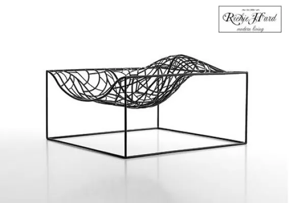 Bild: Wem schwedische Möbelstile zu langweilig sind. Design-Experten Nils Niefünd und Richie Hard geben Rat.