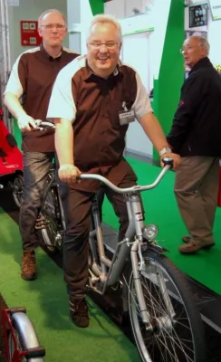 Bild: PFAU-Tec und PFIFF auf der BIKE Expo 2011: Sesseldreirad „ScooterTrike“ begeistert Messebesucher