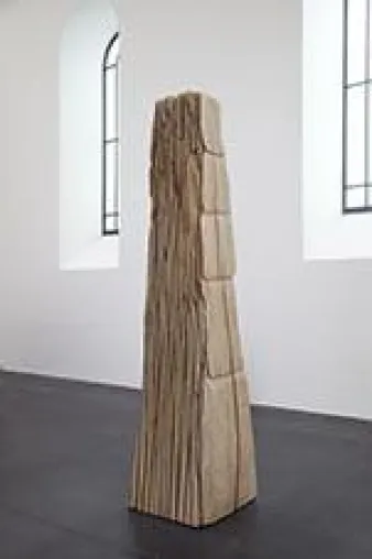Bild: Ausstellung „David Nash“ in den Jakobshallen der Galerie Scheffel