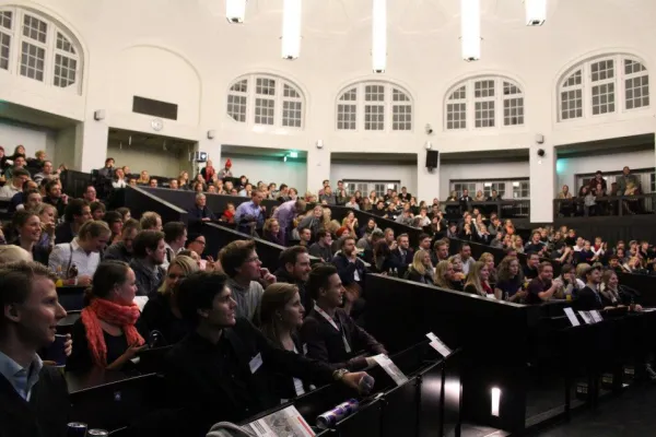 Bild: 69 Werbespots + 230 Studenten + 100 Professionals + 1 Armin Jochum = 1 unvergessliche Cannes Rolle 2011