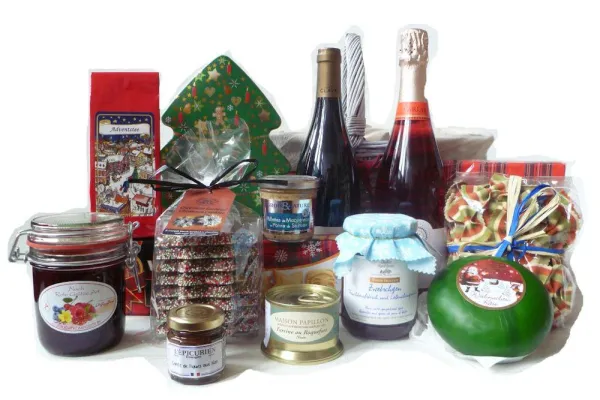 Bild: Ein Geschenkkorb zu Weihnachten