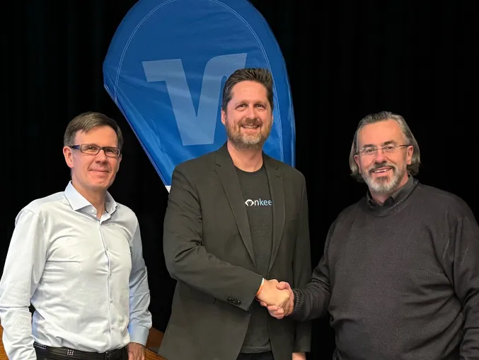 Monkee: Wachstumskurs durch Partnerschaft mit Vereinigte Volksbank Raiffeisenbank & siebenstelligem Investment Bild: Monkee: Wachstumskurs durch Partnerschaft mit Vereinigte Volksbank Raiffeisenbank & siebenstelligem Investment