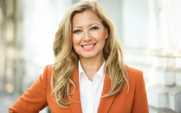 Bild: Rachel Linnemann wird CEO von tecRacer – Fokus auf AWS, GenAI und digitale Souveränität