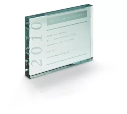 Bild: Frost & Sullivan verleiht Sputnik Engineering den Price Performance Leadership of the Year Award