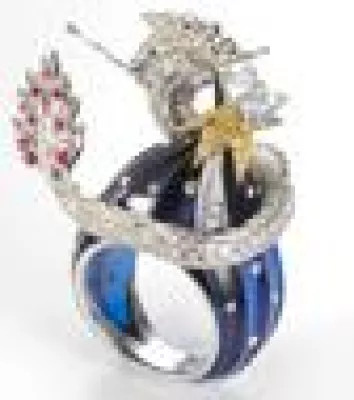 Bild: Hong Kong Jewellery Design Competition - Kwan Po Ho fängt Träume in Schmuck ein