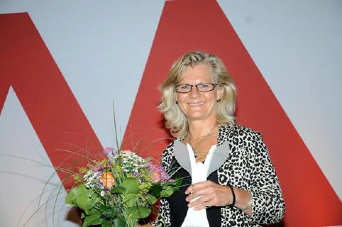 Dr. Karin Uphoff mit dem Health:Angel für ihre Initiative „ladies dental talk“