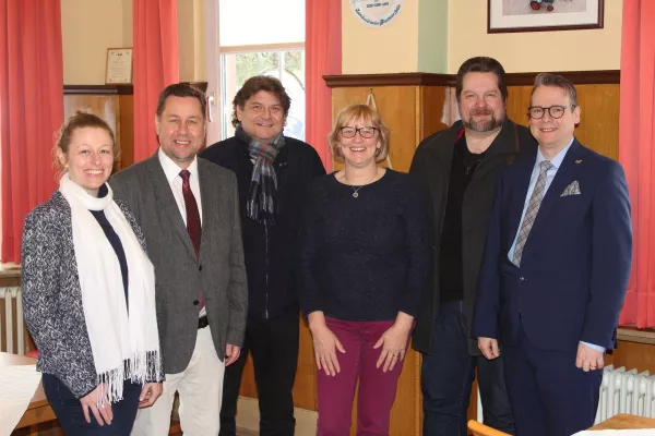 Bild: Das Gasthaus und Hotel ,,Zur Krone" trägt zurecht die ,,Krone" im Namen