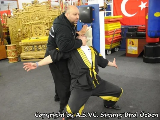 Bild: A.S.VC. Birol Özden Ving Chun Akademie Köln-Süd - Tag der offenen Tür 02. + 03. April 2011