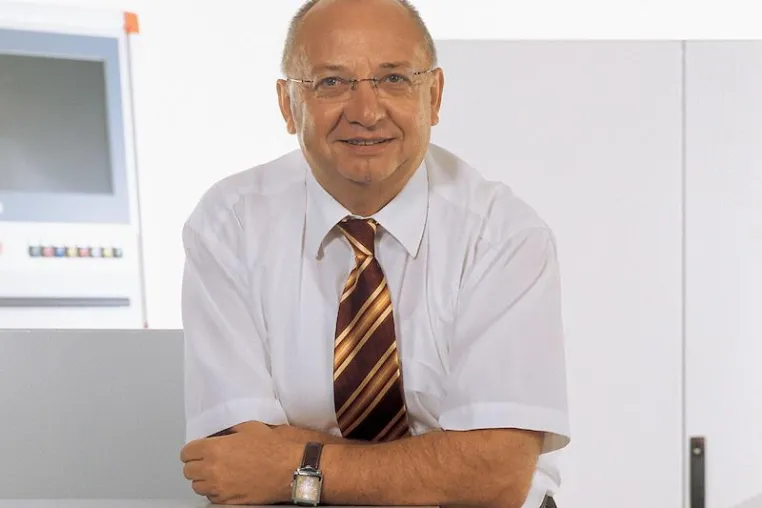 Bild: LOHMEIER-Geschäftsführer Hans-Werner Meyer feiert 30-jähriges Jubiläum