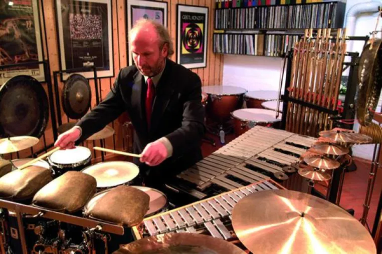 Bild: Bernd Kremling gastiert am 21.10. zum Percussion-Konzert in Schwanfeld