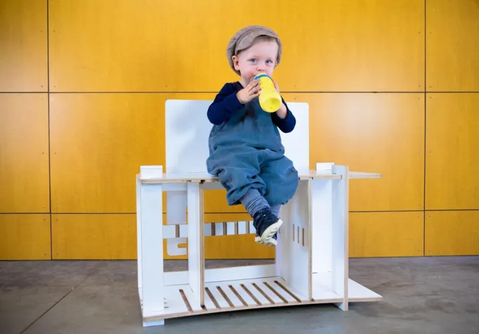 Flippo Kids bringt flippo one – den weltweit ersten multifunktionalen Hochstuhl mit Stecksystem Bild: Flippo Kids bringt flippo one – den weltweit ersten multifunktionalen Hochstuhl mit Stecksystem