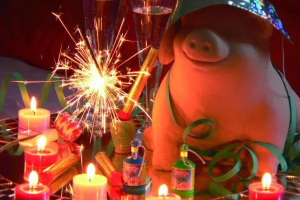 Pure Feierlaune und stilvolle Kerzen-Dekos für Silvester Bild: Pure Feierlaune und stilvolle Kerzen-Dekos für Silvester