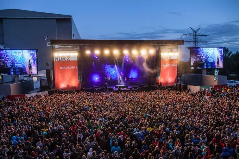 MEDIA IN RES realisierte Lichttechnik für 'NDR 2 Papenburg Festival 2015' Bild: MEDIA IN RES realisierte Lichttechnik für 'NDR 2 Papenburg Festival 2015'