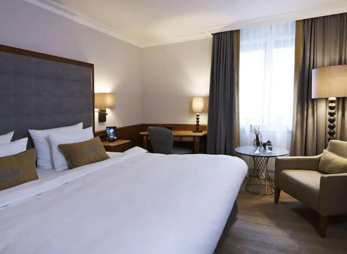 Bild: Platzl Hotel in München: VIP-Fußball-Arrangement - Weltklasse-Verein und Traditions-Hotel erleben