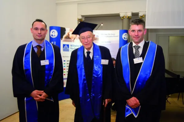 Bild: Studierende der Wilhelm Büchner Hochschule glänzen mit exzellenten Abschlussarbeiten