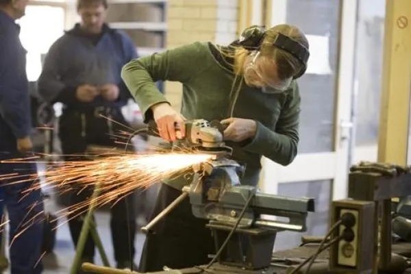 Bild: Mappenberatung an der Minerva Kunstakademie Groningen für deutsche Studieninteressenten
