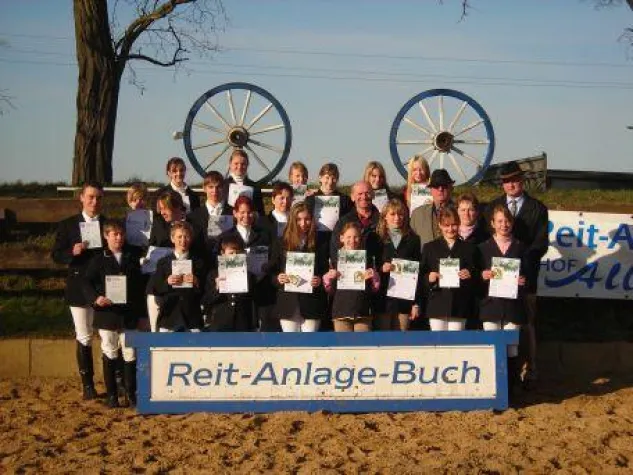 Bild: Erneuter Erfolg für Reitanlage Buch