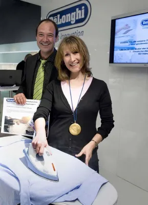 Glückliche Gewinner und grandioser Bügelspaß bei der 1. Deutschen Bügelmeisterschaft Bild: Glückliche Gewinner und grandioser Bügelspaß bei der 1. Deutschen Bügelmeisterschaft