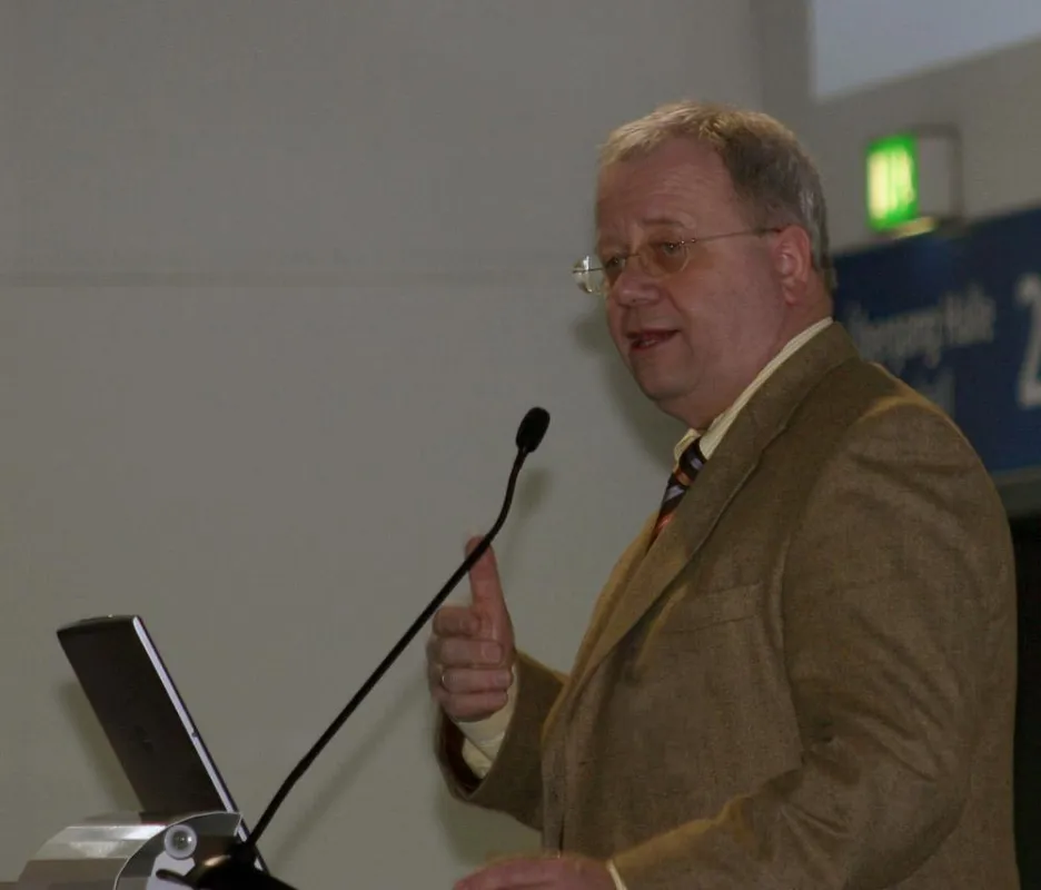 Prof. Karl Born vom Fachbereich Wirtschaftswissenschaften der Hochschule Harz (FH)