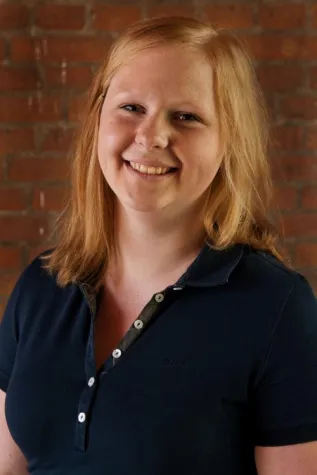 Bild: Ausbildungsstart für Isabell Einfeldt am 1. August 2015 bei field & fun