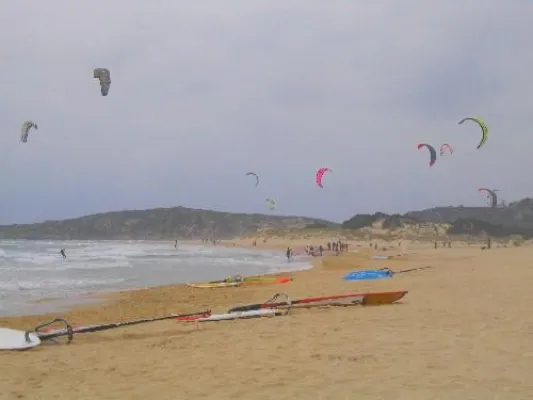 Bild: Kite-Surfen auf Sardinien: Unterkunftstipps von Sardinia Natour