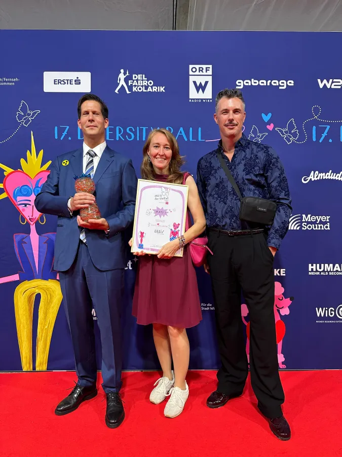 Das Team von Lillis Ballroom mit dem Preis der Vielfalt am 17. Diversity Ball In Wien (© @lillisballroom)