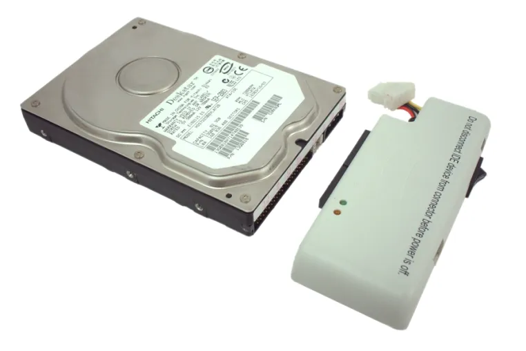 IN.coder tech stellt externen USB-to-IDE Adapter vor Bild: IN.coder tech stellt externen USB-to-IDE Adapter vor