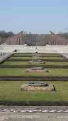 Bild: Einweihung des Sowjetischen Ehrenmals vor 61 Jahren