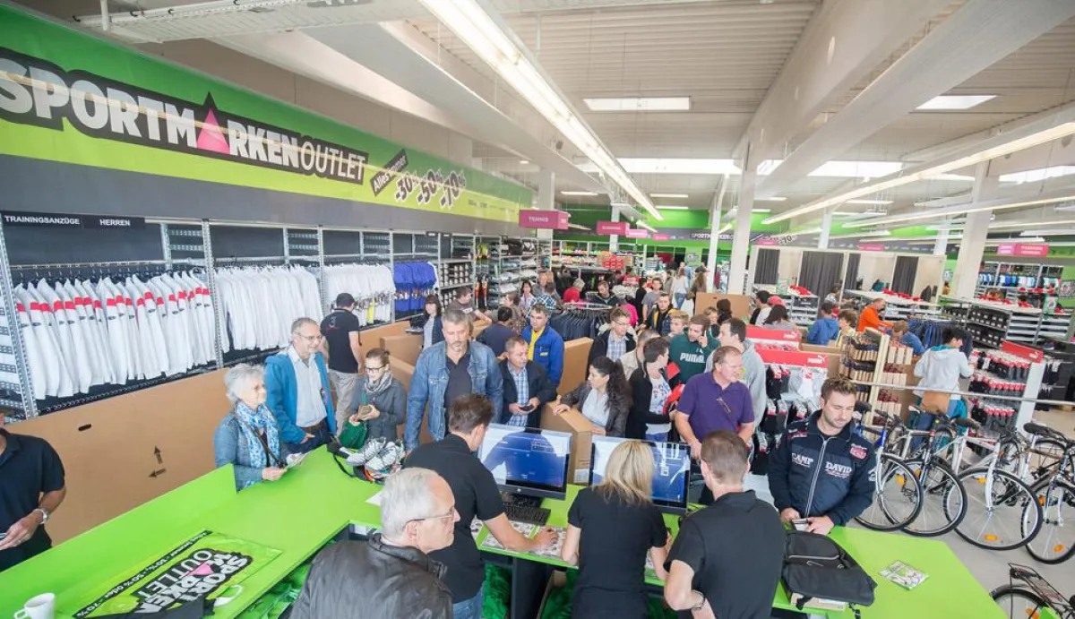 Großer Andrang herrschte bei der Eröffnung des neuen Sportmarken-Outlets in Graz.