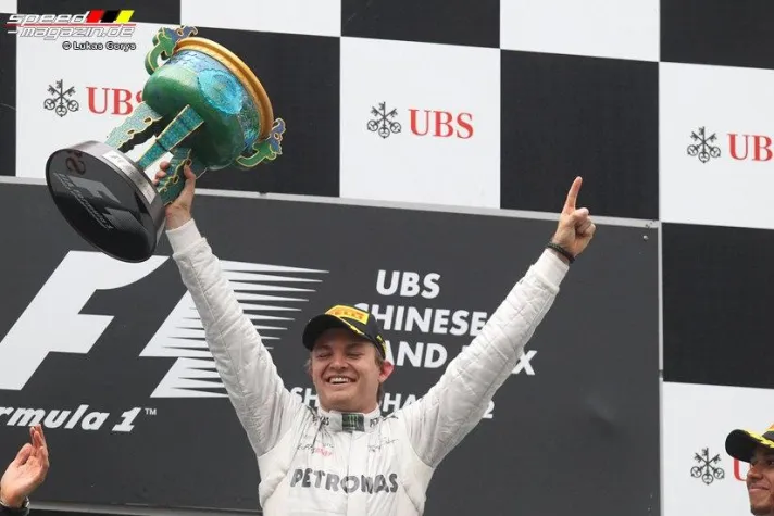 Bild: Speed-Magazin berichtet uber den Grossen Preis von China: Mercedes GP und Rosberg feiern Start-Ziel-Sieg