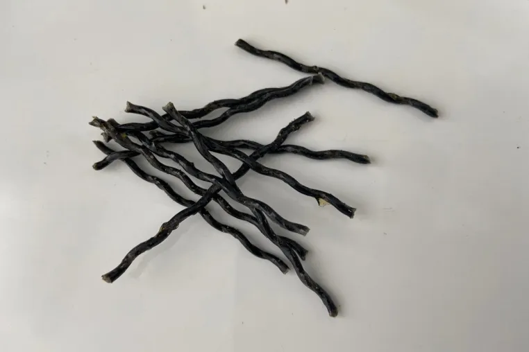 Bild: INCOTELOGY GmbH präsentiert gewellte Basatfaser-Ministäbe als Ersatz für Stahlfaser in Betonen