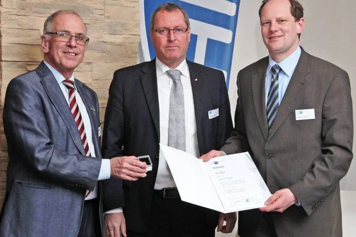 Bild: Prüferehrung für Krumbacher Vermögensverwalter
